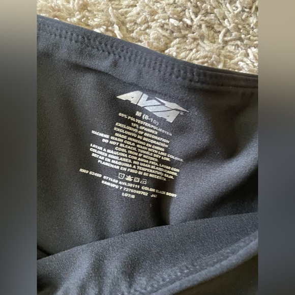 Like new Avia Capri leggings - Picture 2 of 3